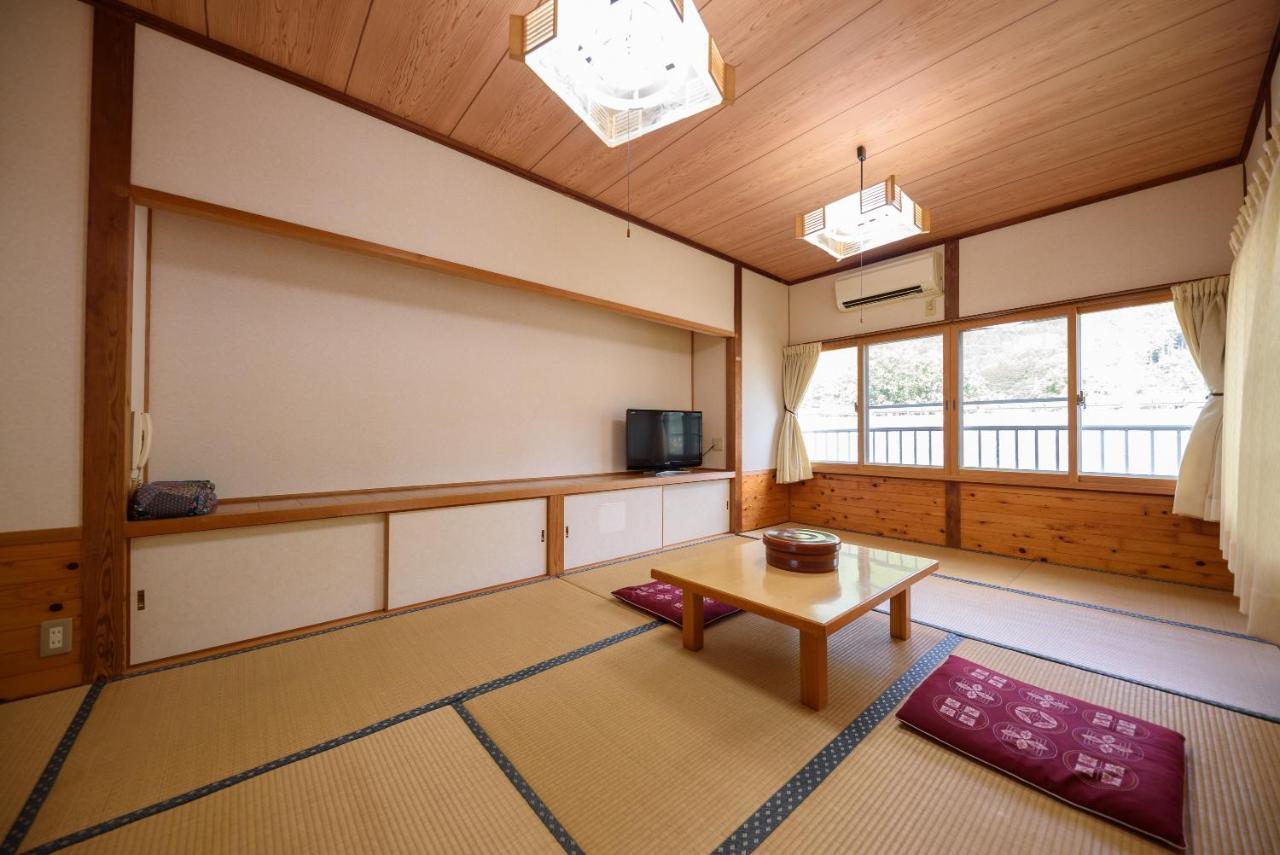 Hotel Minshuku Tsutaya Yufu Zewnętrze zdjęcie