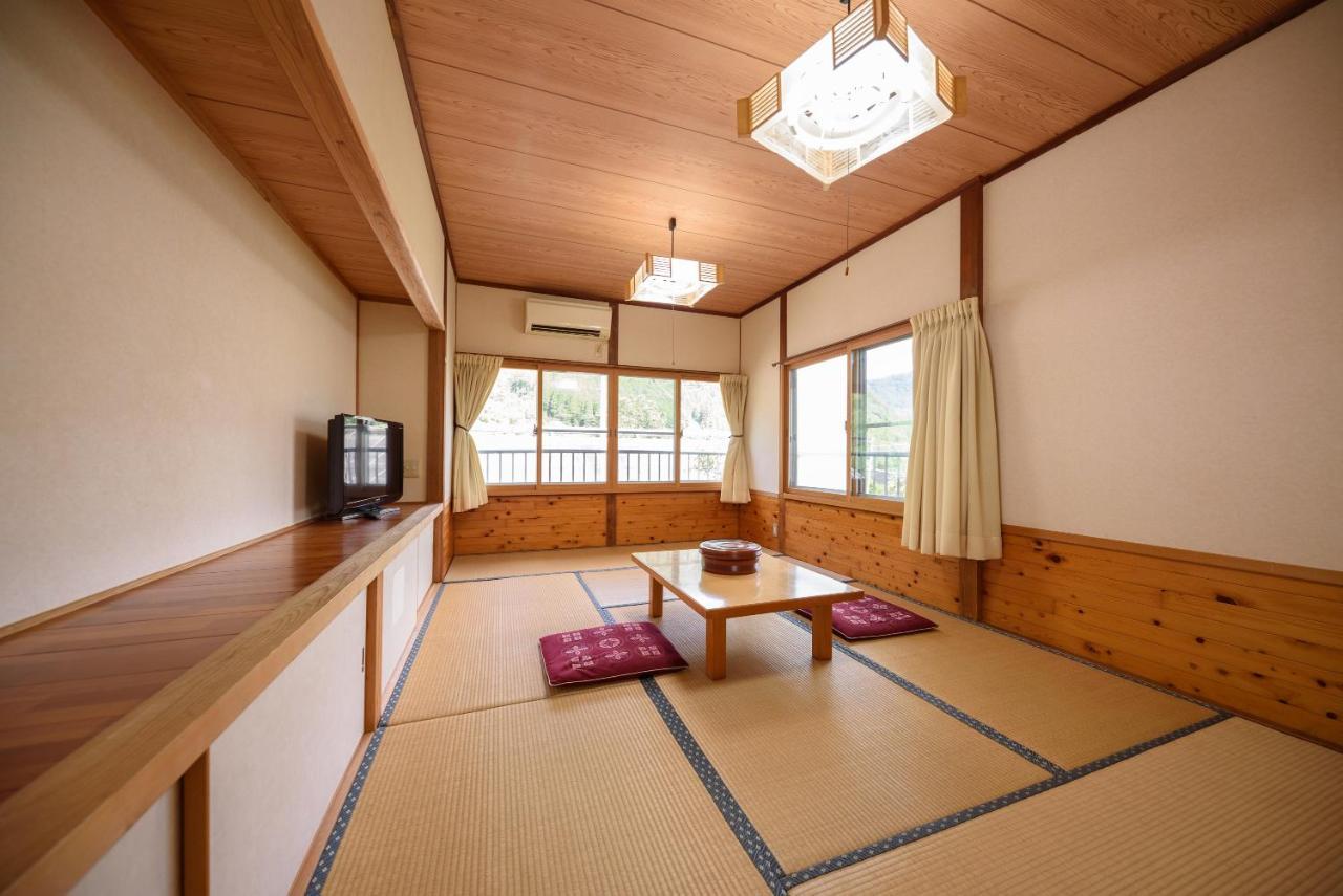 Hotel Minshuku Tsutaya Yufu Zewnętrze zdjęcie